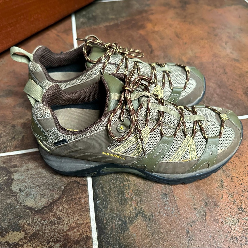 Merrel Brindle Hiking Shoe Size 9w